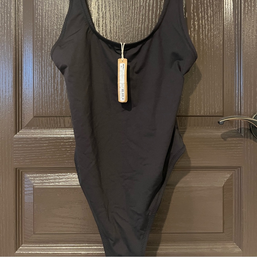 NWT SKIMS One Piece Bathing Suit